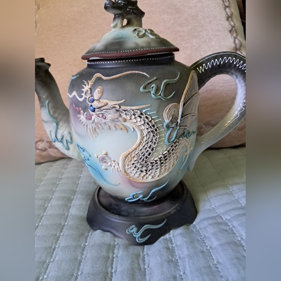 Antique Japanese Moriage Black Shadow White Dragon Ware Nippon Teapot w/Stand - Picture 2 of 15